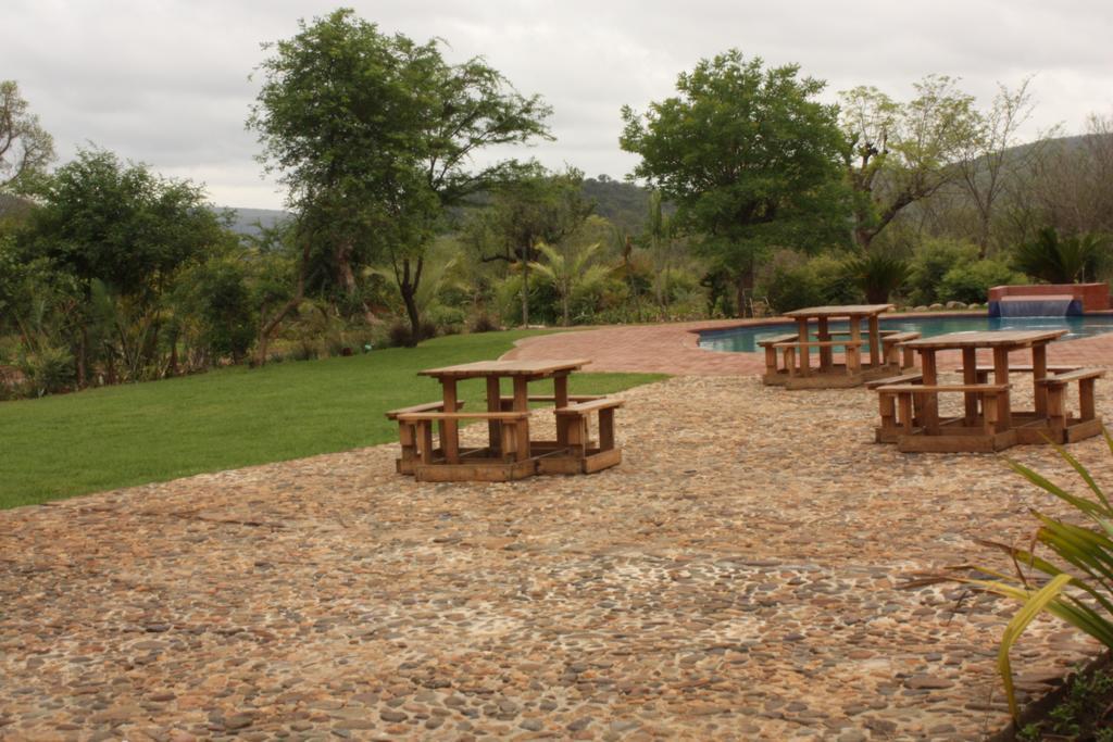 Copacopa Lodge And Conference Centre Punda Maria Екстериор снимка
