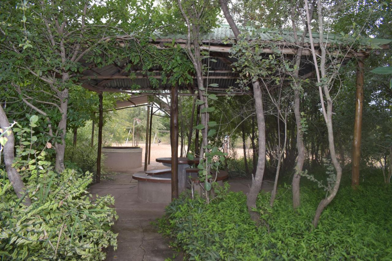Copacopa Lodge And Conference Centre Punda Maria Екстериор снимка