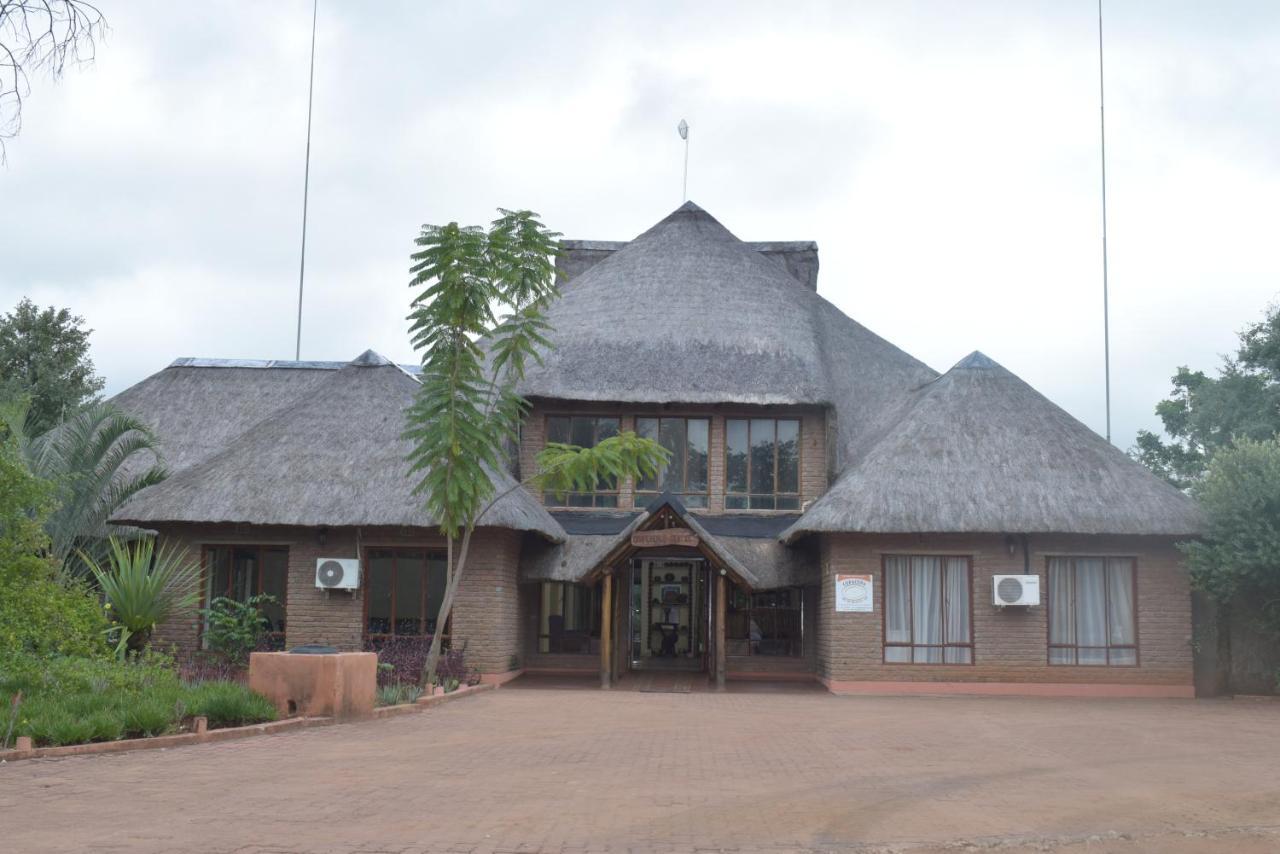 Copacopa Lodge And Conference Centre Punda Maria Екстериор снимка